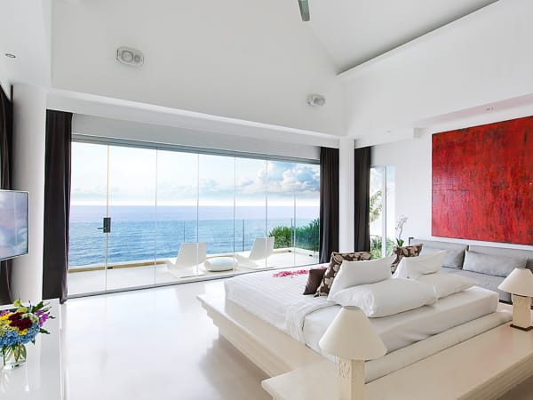 Grand Cliff Front Residence - Bedroom sea view